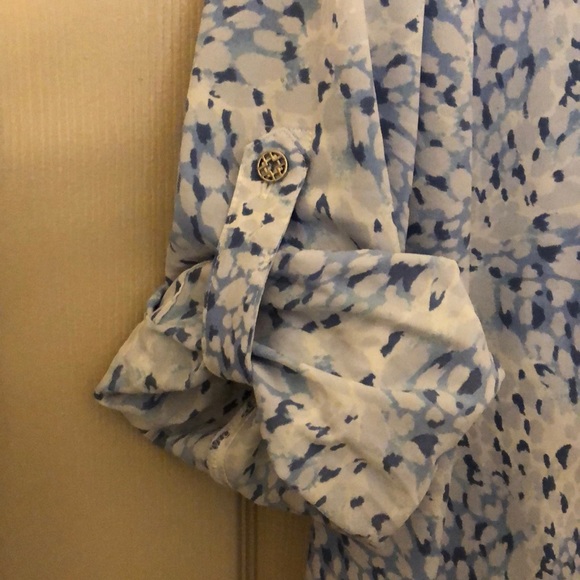 Patterned button up top - Picture 3 of 3